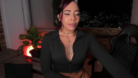 Snapshot of emilyfitness8 chatting on 19, 2, 2025 emily online show from 19, 2, 2025
