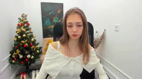 Snapshot of emilygraydis chatting on 16, 12, 2025 Emily online show from 16, 12, 2025