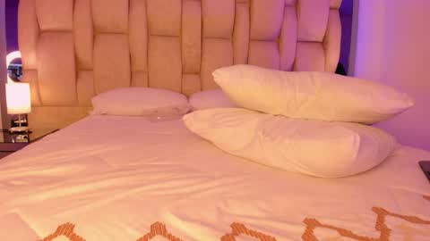 Emily  online show from 11, 12, 2024