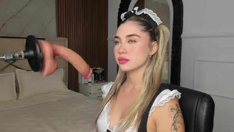 Emily Hendrix online show from 27, 1, 2025