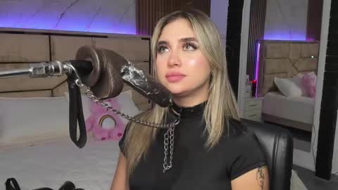 Emily Hendrix online show from 12, 3, 2025