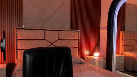 Emily Hendrix online show from 10, 1, 2026