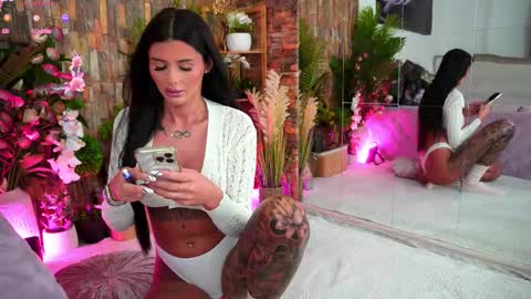 Snapshot of emilyhudsson chatting on 9, 9, 2025 Emily online show from 9, 9, 2025