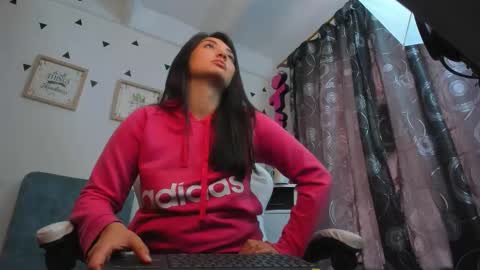 Snapshot of emilyjangcandy_ chatting on 5, 11, 2025 Emily Jang online show from 5, 11, 2025