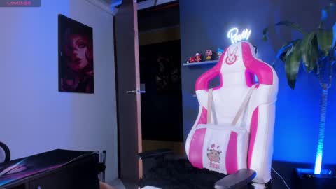 Emily Jhonson online show from 13, 1, 2025