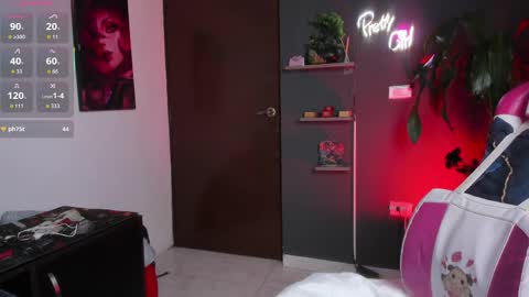 Snapshot of emilyjhonson_1 chatting on 7, 4, 2026 Emily Jhonson online show from 7, 4, 2026