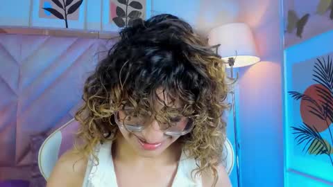 Snapshot of emilyjonesss_ chatting on 26, 3, 2026 Emilyjonnes online show from 26, 3, 2026