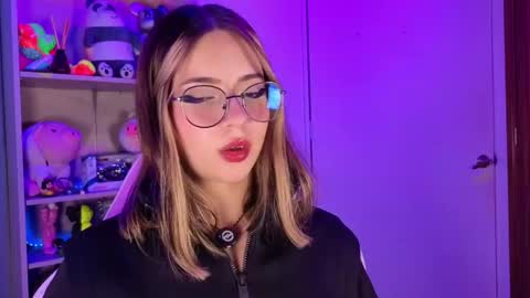 VALEEEN online show from 4, 5, 2026