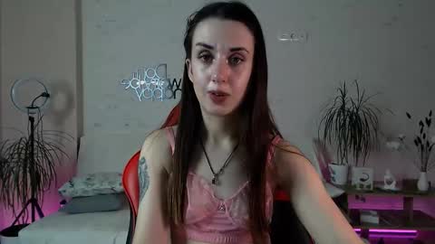 Snapshot of emilylayer chatting on 26, 10, 2025 Emyli online show from 26, 10, 2025