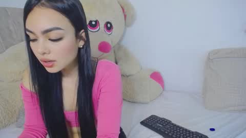 Snapshot of emilylittle___ chatting on 7, 11, 2025 EMI online show from 7, 11, 2025