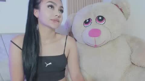 Snapshot of emilylittle___ chatting on 30, 11, 2025 EMI online show from 30, 11, 2025