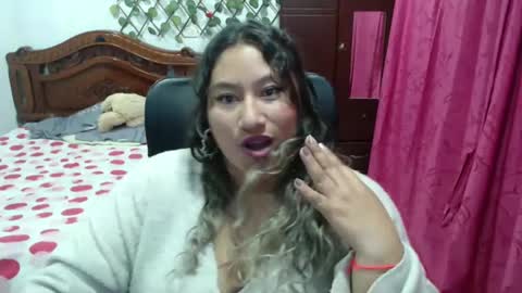 Snapshot of emilylove14 chatting on 4, 1, 2025 Emily Cortez online show from 4, 1, 2025