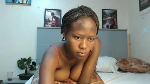 Snapshot of emilyposha chatting on 1, 2, 2025 Emilly online show from 1, 2, 2025