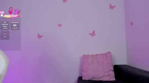 Snapshot of emilyrive chatting on 9, 10, 2025 Emily online show from 9, 10, 2025