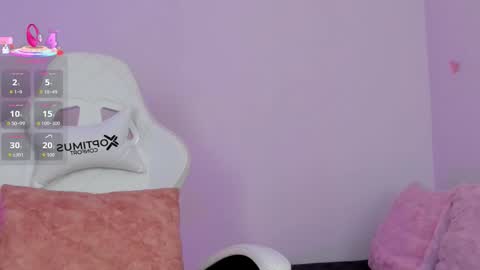 Snapshot of emilyrive chatting on 25, 10, 2025 Emily online show from 25, 10, 2025