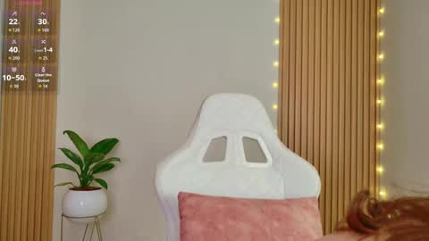 Snapshot of emilyrive chatting on 7, 11, 2025 Emily online show from 7, 11, 2025