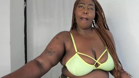 Snapshot of emilyrojas chatting on 15, 9, 2025 emilyrojas online show from 15, 9, 2025