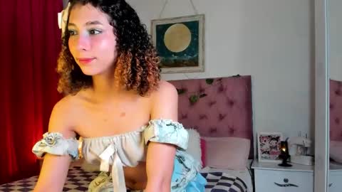 Emily Santana online show from 27, 3, 2026