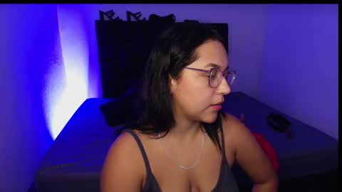 Snapshot of emilysavvato chatting on 4, 1, 2025 Emily online show from 4, 1, 2025