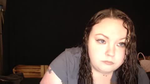 Snapshot of emilysgotissues chatting on 28, 2, 2025 Emily Bankz online show from 28, 2, 2025