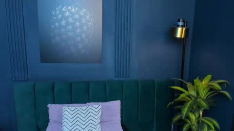 Emily Thyson online show from 14, 10, 2025