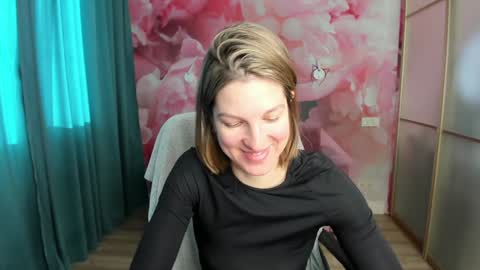 EmilyWalkers online show from 13, 12, 2024