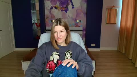 EmilyWalkers online show from 19, 1, 2025