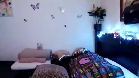 Snapshot of emilywhitee_ chatting on 17, 12, 2024 Valentina independent model online show from 17, 12, 2024