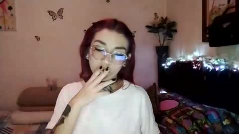 Snapshot of emilywhitee_ chatting on 6, 2, 2025 Valentina independent model online show from 6, 2, 2025
