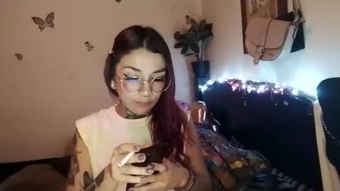 Snapshot of emilywhitee_ chatting on 12, 9, 2025 Valentina independent model online show from 12, 9, 2025