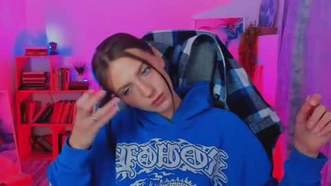 Snapshot of emilywiled chatting on 2, 10, 2025 Emily online show from 2, 10, 2025