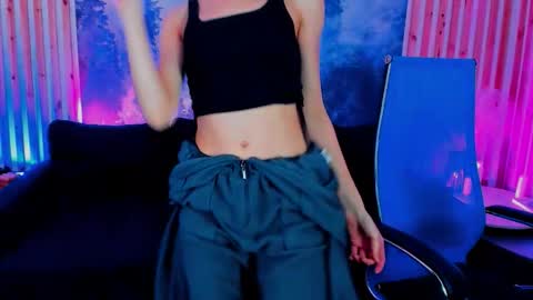 Snapshot of emilywiled chatting on 3, 10, 2025 Emily online show from 3, 10, 2025