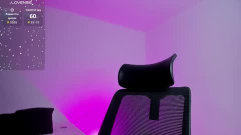 Snapshot of emilywillis8 chatting on 15, 9, 2025 E M I L Y online show from 15, 9, 2025