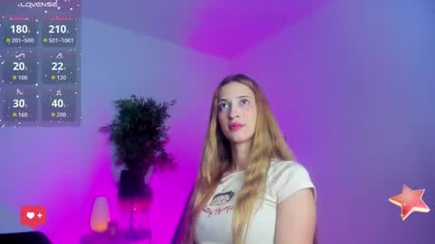 Snapshot of emilywillis8 chatting on 22, 9, 2025 E M I L Y online show from 22, 9, 2025