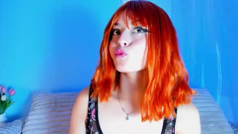 Snapshot of emilywithe_ chatting on 10, 10, 2025    online show from 10, 10, 2025