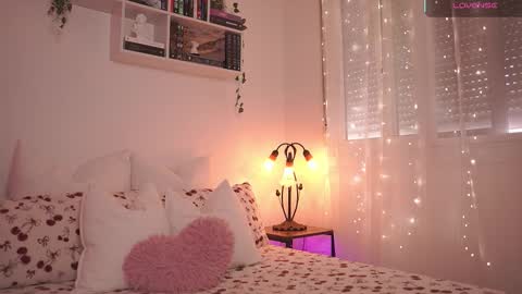 IG thickemmsss online show from 5, 10, 2025