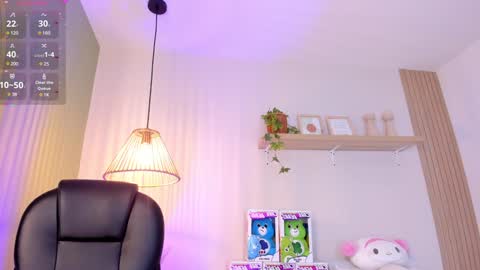 Emily Bank online show from 5, 1, 2025