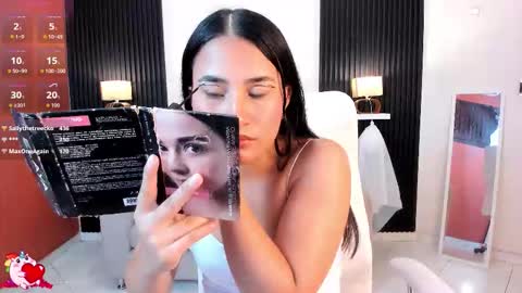 Snapshot of emilyy_kim chatting on 23, 10, 2025 emilyy_kim online show from 23, 10, 2025