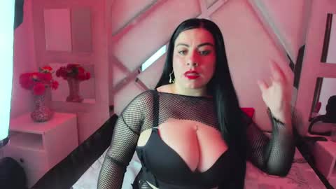 Snapshot of emilyy_moon_ chatting on 3, 5, 2026 Emilyy Moon online show from 3, 5, 2026