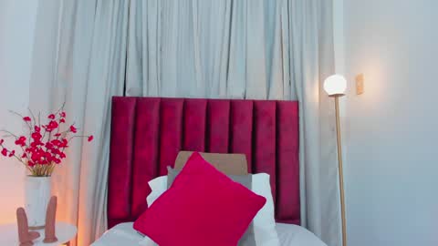 Emilyy Watson online show from 10, 1, 2025