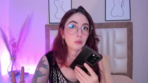 Emilyy Watson online show from 27, 9, 2025