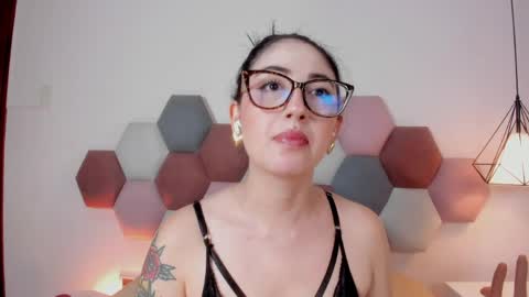 Emilyy Watson online show from 1, 4, 2026
