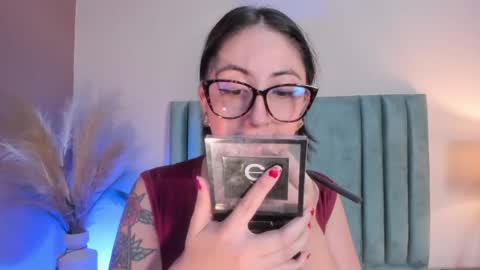 Snapshot of emilyywatson chatting on 6, 6, 2026 Emilyy Watson online show from 6, 6, 2026