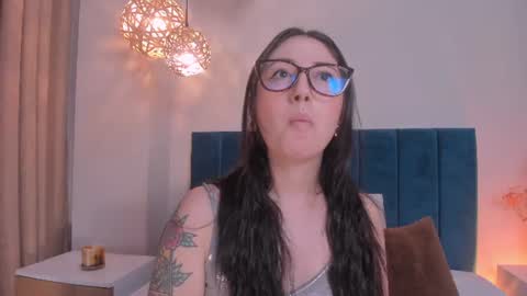 Snapshot of emilyywatson chatting on 17, 6, 2026 Emilyy Watson online show from 17, 6, 2026