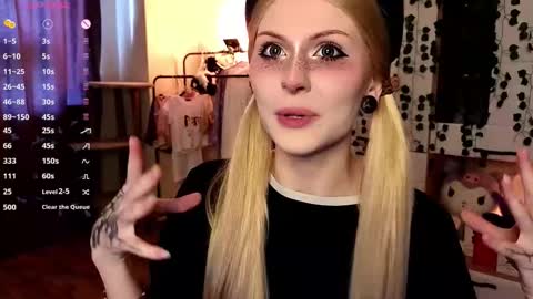 emimiy online show from 4, 10, 2025