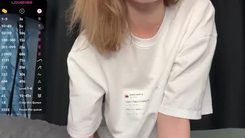 Snapshot of eminemswife chatting on 22, 10, 2025 Nadya online show from 22, 10, 2025