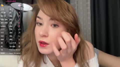 Snapshot of eminemswife chatting on 29, 10, 2025 Nadya online show from 29, 10, 2025