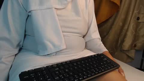 emira199 online show from 1, 3, 2025