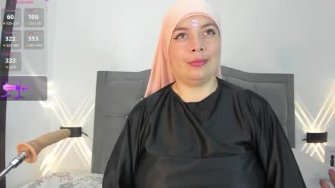 Snapshot of emira199 chatting on 10, 10, 2025 emira199 online show from 10, 10, 2025