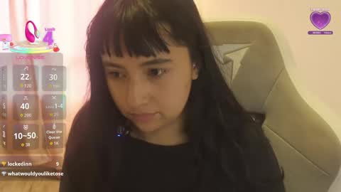 Snapshot of emitaa17228 chatting on 13, 4, 2026 emma online show from 13, 4, 2026
